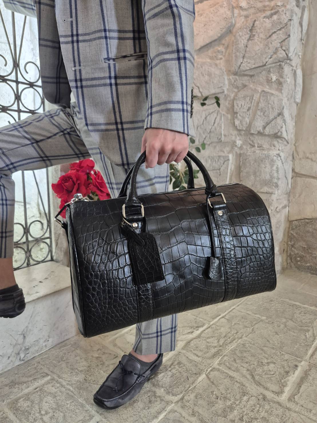 クロコダイルレザー ボストンバッグ着用イメージ